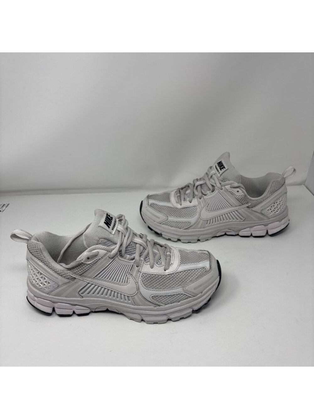 Nike Zoom Vomero 5 White Vast Grey Sail HF6998-107 Size 7Y 8.5W Triple White